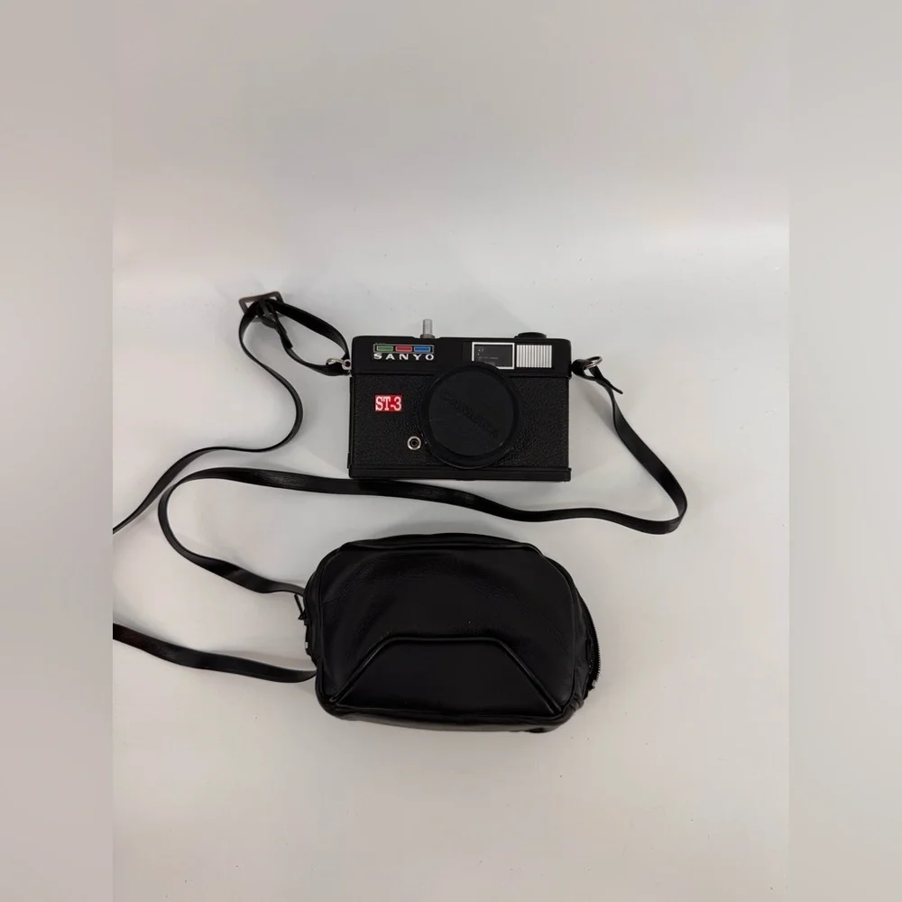 Vintage Sanyo ST-3 Film Camera